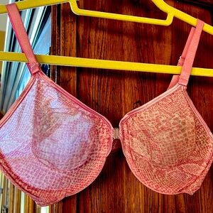 NWOT Warner(The Naked Truth)Bra.Front Closure.SheerUnderwire.Adjustable strap34D